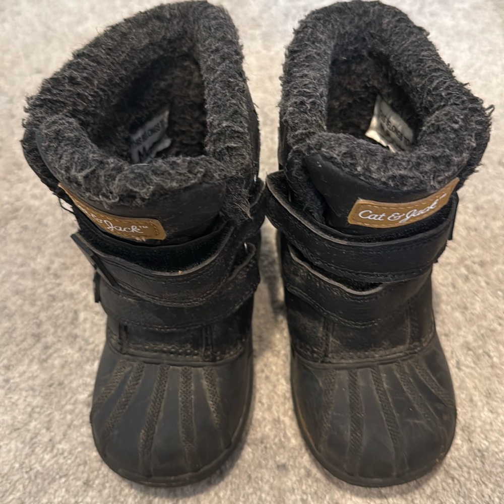 Black toddler snow boots